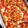 Cooksnap από Kouzinaki στη συνταγή Ανοιχτή τυρόπιτα με φέτα και ντομάτες. Τη λατρεύουν ακόμα και όσ