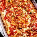 Cooksnap από Kouzinaki στη συνταγή Ανοιχτή τυρόπιτα με φέτα και ντομάτες. Τη λατρεύουν ακόμα και όσ