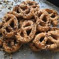 Enikő Debreczeni Cooksnap-ja, amikor elkészítette a(z) Gyors köményes-sajtos perec receptet.