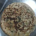 Mishti का कुकस्नैप जब उन्होंने आलू बथुए का भरवा पराठा बनाया था।