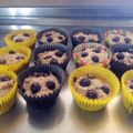 El cooksnap de latiffa79 cuando hizo Muffins plátano-arándanos con harina de coco y avena...ojo sin azúcar!.