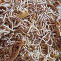 Vrishti garg का कुकस्नैप जब उन्होंने बेसन के सेव (Besan ke sev recipe in Hin बनाया था।