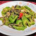 北美liuliu 的 青苦瓜炒小魚干(簡單料理) cooksnap