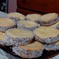 El cooksnap de Erika💫 cuando hizo Alfajores de maicena Royal .
