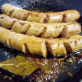 El cooksnap de Elena C cuando hizo Salchichas bratwurst picantitas al vino blanco.
