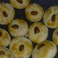 Hadia Hassan 😍's cooksnap of when they made Naan khatai.