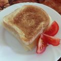 liliom1229 Cooksnap-ja, amikor elkészítette a(z) Grillcsirkés-sajtos szendvics receptet.
