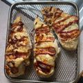 El cooksnap de Laura McCullough cuando hizo Pechuga de pollo con tocino 🥓 y queso 🧀.