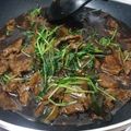 Cooksnap zaharah hushin semasa beliau membuat Daging Rusa Pucuk Kacang.