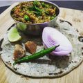 Bhoomi Talati Nayak's cooksnap of when they made રીંગણ નો ઓરો /રીંગણ નું ભરતુ.