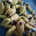 Cooksnap dari Dezvie Bluez untuk resep Kukis ulat pandan