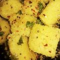 Mrinalini Sinha का कुकस्नैप जब उन्होंने सूजी ढोकला (Suji dhokla recipe in Hindi) बनाया था।