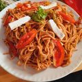 Arvinder kaur का कुकस्नैप जब उन्होंने वेज हक्का नूडल्स (veg hakka noodles recipe in hindi) बनाया था।