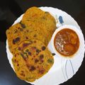 sandhya Dutta 's cooksnap of when they made ধনিয়া পরোটা আর মটর ঘুঘনি(dhaniya paratha matar ghugni recipe in Bengali).