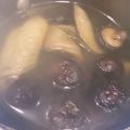 賴小孟 的 蒜頭剝皮辣椒雞湯 cooksnap