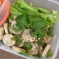 รูป Cooksnap ของ Mo Sorasak เมื่อเขาทำ ลาบไก่ยอเห็ดเข็มทอง คีโต