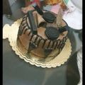 کوک اسنپ احلام بعد از امتحان کردن کیک شکلاتی با روکش گاناش.