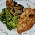 El cooksnap de maripurigeminis cuando hizo Filete de pollo adobado casero, berenjena plancha y panaché de verdura con jamón.