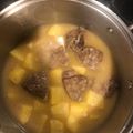 Cooksnap από Evangelos Barberis στη συνταγή Μοσχάρι με κολοκυθάκια και πατάτες