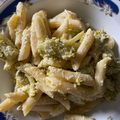 Cooksnap από Evelina Kln στη συνταγή Πέννες με κρέμα γάλακτος, κοτόπουλο και μπρόκολο.. 🍝🥛🐔🥦