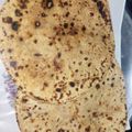 Katrina का कुकस्नैप जब उन्होंने आलू का पराठा (Aloo ka paratha recipe in hindi) बनाया था।