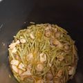 Cooksnap de Sabrina Demangeon sur la recette Côtes de porc, haricots verts, champignons de Paris au cookeo