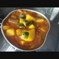 Rakhi Gupta का कुकस्नैप जब उन्होंने मूली, बैंगन की सब्जी(mooli,baingan ki sabzi recipe in Hindi) बनाया था।