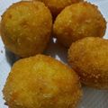 Cooksnap dari Huriyah Abdullah Abbas untuk resep 23. Bola Nasi Telur Keju