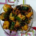 kavita goel का कुकस्नैप जब उन्होंने बेबी पोटैटो विद मटर टमाटर (baby potato with matar tamatar recipe in Hindi) बनाया था।