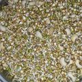 Prem naidu का कुकस्नैप जब उन्होंने स्प्राउट चाट (sprout chaat recipe in Hindi) बनाया था।
