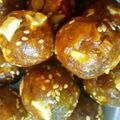 Sudha Agrawal का कुकस्नैप जब उन्होंने खजूर ड्राई फ्रूट्स लड्डू (Khajoor dry fruits ladoo recipe in hindi) बनाया था।