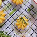 beekitchen's cooksnap of when they made Lemon Rosemary Shortbread.