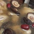 三寶媽 的 養身香菇雞湯 cooksnap