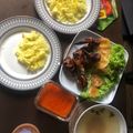 Cooksnap Aisha Mohamad semasa beliau membuat Nasi ayam.