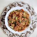 Urmila Agarwal का कुकस्नैप जब उन्होंने स्वीट एंड सॉर वेज हक्का नूडल्स (sweet n  sour veg hakka noodles recipe in hindi) बनाया था।