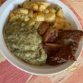 Erka ☺️ Cooksnap-ja, amikor elkészítette a(z) Pecsenye zöld fűszerekkel, petrezselymes burgonyával, tejfölös ubisalival 🥰 receptet.
