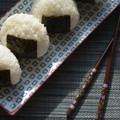 El cooksnap de Paula Hinke Nutrición cuando hizo Bola de arroz con salmón (Onigiri de salmón).