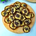 Cooksnap Dwi Oti Eliyani semasa beliau membuat Biskut sarang semut.