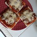 Cooksnap dari Myrna untuk resep Pizza Roti Tawar (teflon)