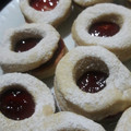 El cooksnap de mgmagica cuando hizo Galletas rellenas de mermelada y dulce de leche.