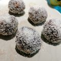 Cooksnap από Λούλα στη συνταγή Τρουφάκια από κουραμπιέδες, μελομακάρονα και μπισκότα....👌👌👌