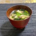 コムギ大好き's cooksnap of when they made しめじとわかめのお味噌汁.
