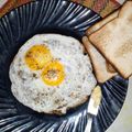 Soumyasree Bhattacharya's cooksnap of when they made ক্রিসপি বার্গার উইথ এগ পোচ(Crispy Burger With Egg Poach, Recipe in Bengali).