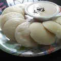  Chef Richa pathak. का कुकस्नैप जब उन्होंने सूजी की इडली (suji ki idli recipe in Hindi) बनाया था।