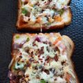 Madhvi Dwivedi का कुकस्नैप जब उन्होंने ब्रेड पिज़्ज़ा (Bread pizza recipe in hindi) बनाया था।