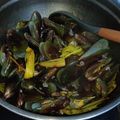 Cooksnap dari Iqomatus Sa'adah untuk resep Kerang Hijau Bumbu Kuning