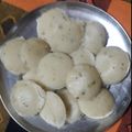 Rasha Sara का कुकस्नैप जब उन्होंने सूजी इडली (Suji Idli recipe in hindi) बनाया था।