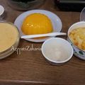 Cooksnap Azyyati Zakaria semasa beliau membuat Puding kastard koktail dengan sos kastard.