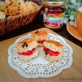 Cooksnap Norashikin Rahmat semasa beliau membuat Scone chocolate chip.