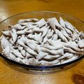 il Annalisa 🏳️‍🌈🦄 quando ha preparato Chiacchiere di Carnevale Vegane @raffaelaincucina